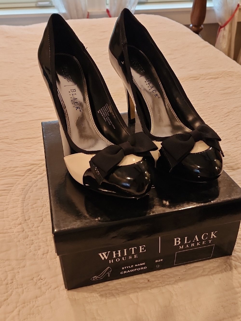 White House Black Market Black and White Patent Bow Accent Pointed Heels